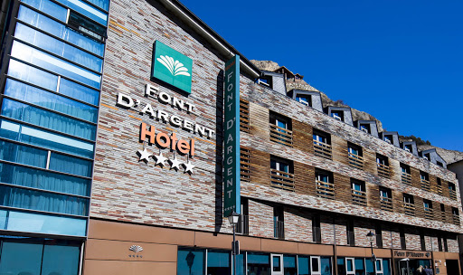 Instal·lació elèctrica Hotel Font d'Argent Andorra — façana i il·luminació exterior