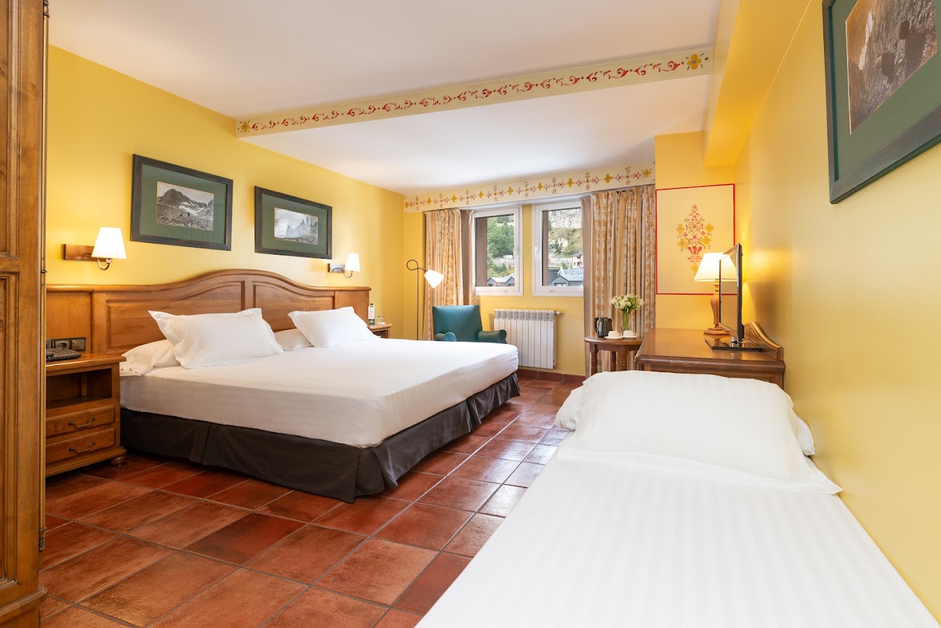 Instal·lació elèctrica i il·luminació habitació hotel Andorra
