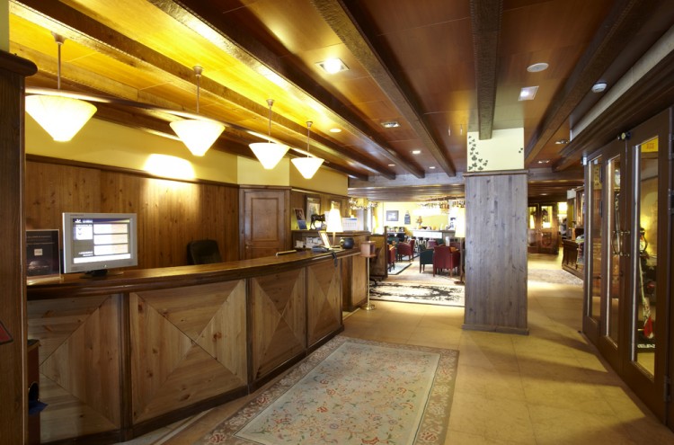Instal·lació elèctrica completa Hotel Ski Plaza Andorra — recepció