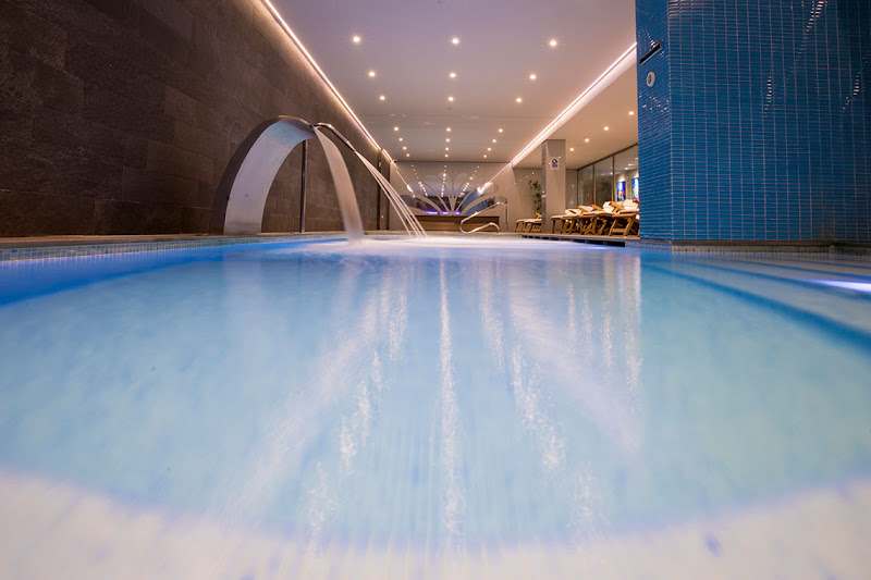 Instal·lació LED professional en spa Andorra — il·luminació de baix consum